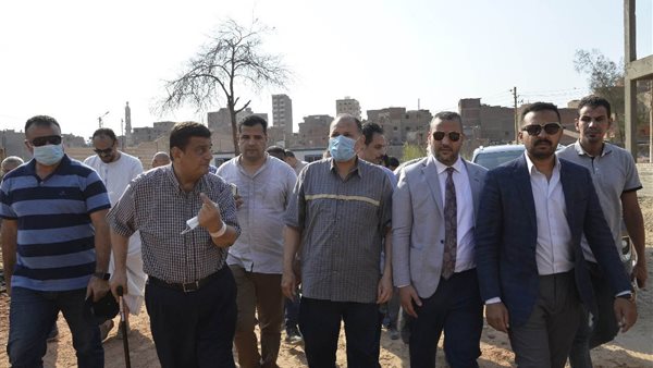 محافظ أسيوط خلال