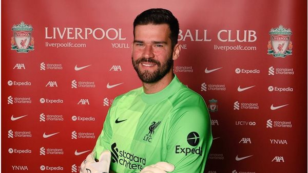 أليسون بيكر 