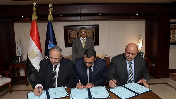 جانب من مراسم التوقيع