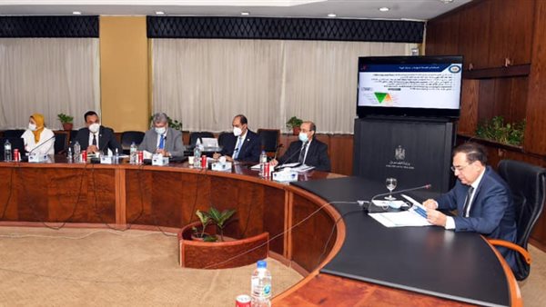 وزير البترول خلال