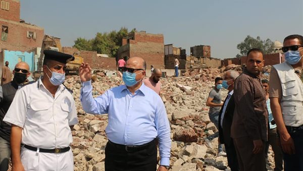 محافظ القاهرة خلال