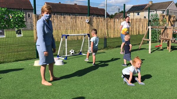 الطفلة ورئيسة وزراء