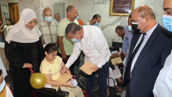 محافظ المنوفية خلال