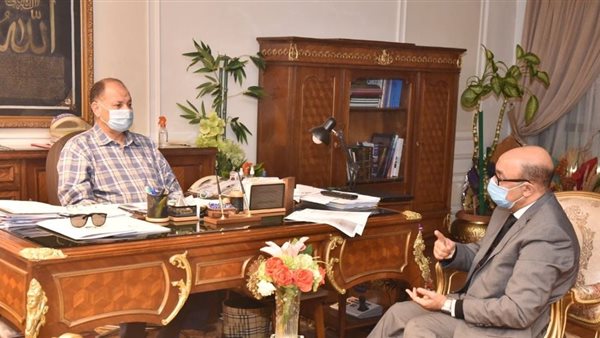 محافظ أسيوط خلال