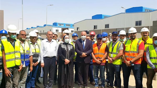 وزيرة التجارة خلال