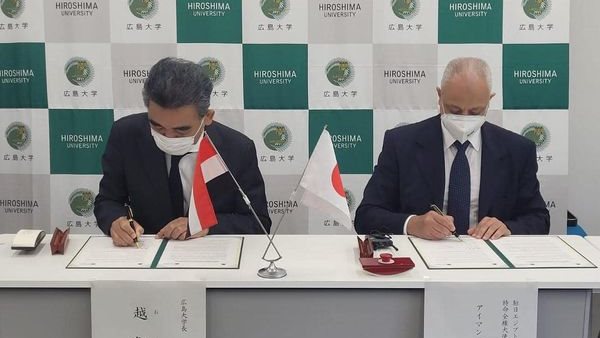 السفير المصري أثناء