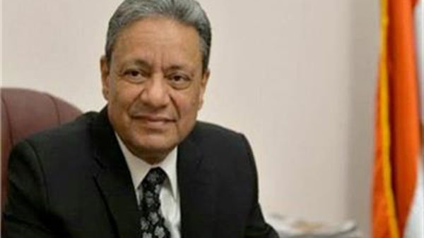  الكاتب الصحفي كرم