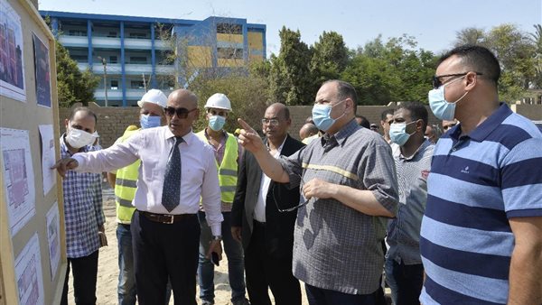 محافظ أسيوط خلال