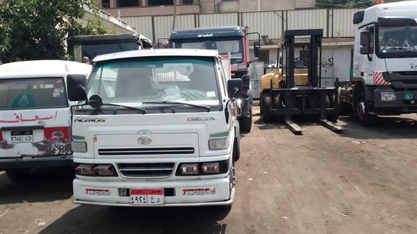 جانب من السيارات