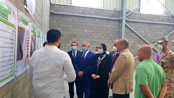 وزيرة التجارة خلال