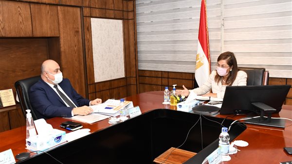 وزيرة التخطيط خلال