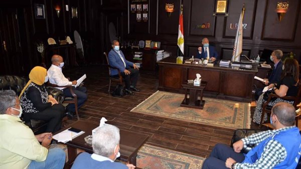 محافظ الأقصر خلال