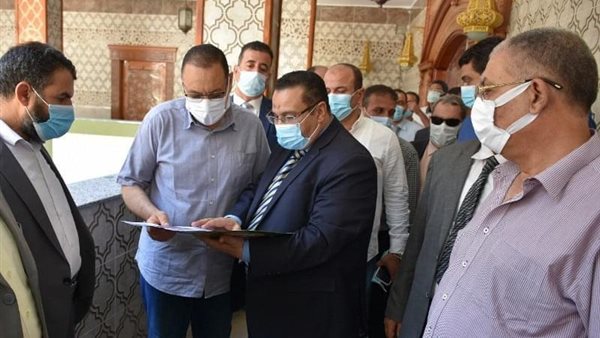 محافظ الشرقية خلال