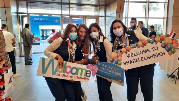 جانب من وصول السياح