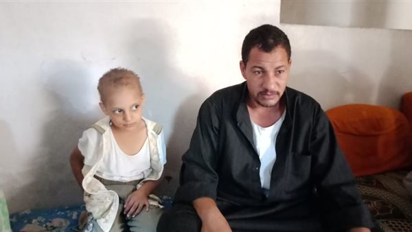 الطفلة المريضة ووالدها