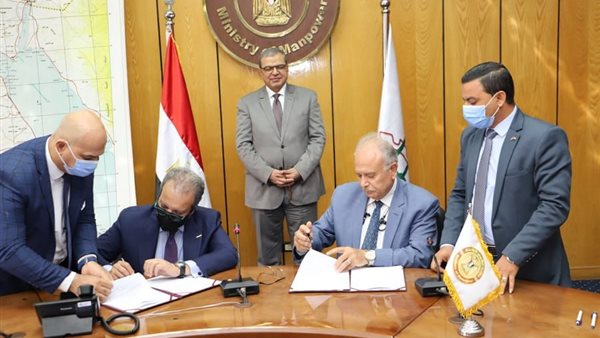 جانب من مراسم التوقيع