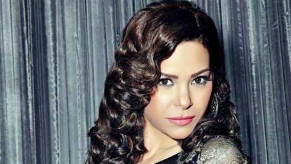 الفنانة ألفت عمر