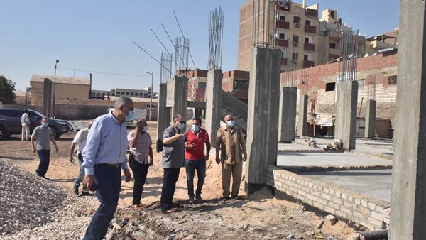 محافظ أسيوط خلال