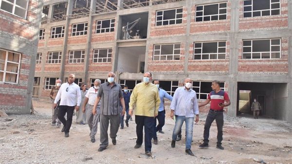 محافظ أسيوط خلال