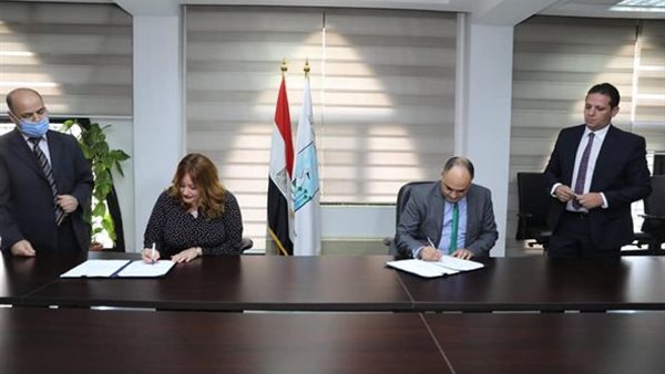 خلال توقيع البروتوكول