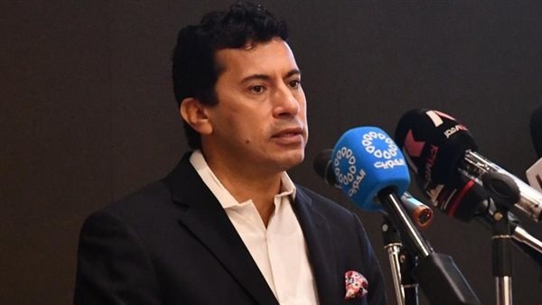 اشرف صبحى وزير الرياضة
