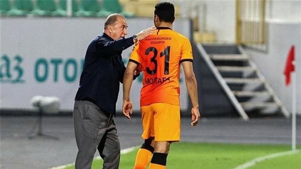 مصطفى محمد ومدرب