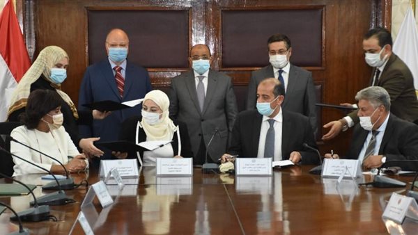 جانب من مراسم التوقيع