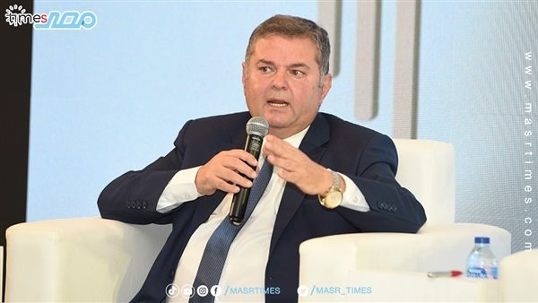 هشام توفيق وزير قطاع