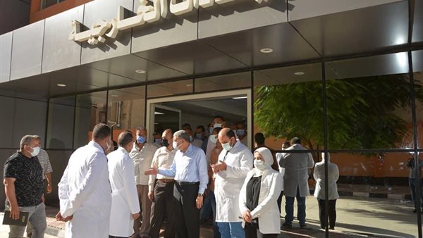 محافظ المنيا خلال