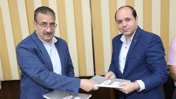 جانب من مراسم التوقيع