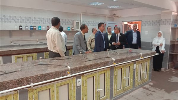 رئيس جامعة بنها خلال