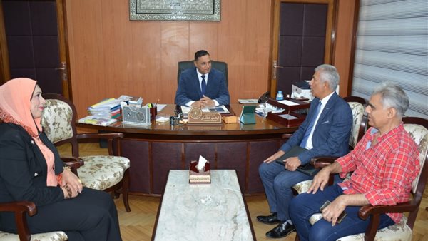 محافظ الدقهلية خلال