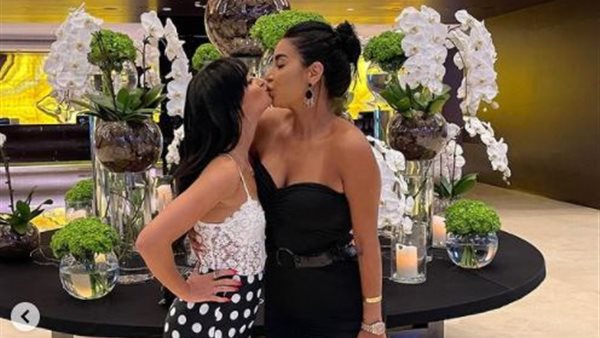 جوري وشقيقتها 