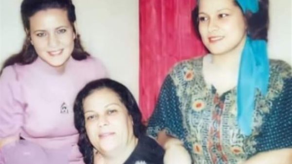 دلال وعائلتها 