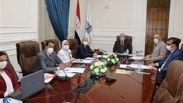 محافظ القاهرة خلال