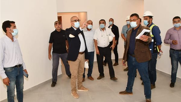 وزير الاسكان خلال