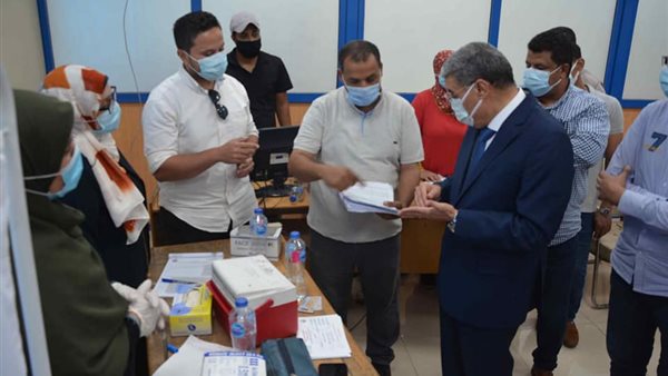 محافظ المنيا خلال