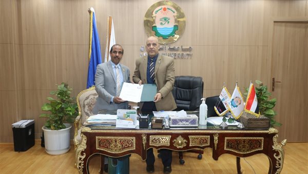 جانب من مراسم التوقيع