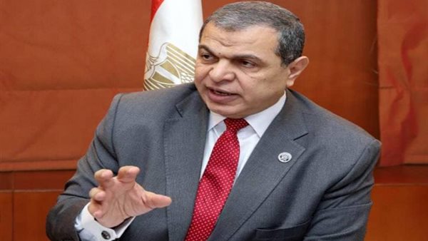 وزير القوي العاملة