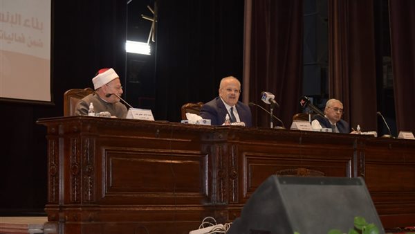 جانب من الندوة 