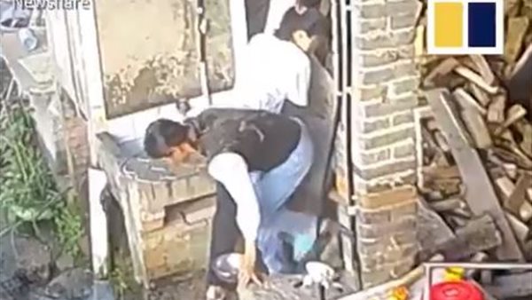 سقوط السقف على السيدة