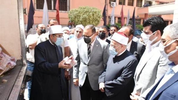 وزير الاوقاف والمحافظ