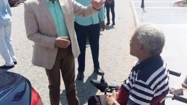 محافظ أسوان خلال