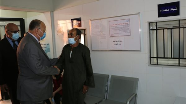 محافظ القاهرة خلال