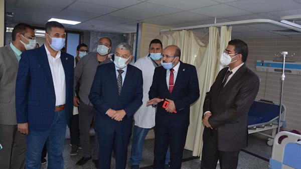 محافظ المنيا خلال