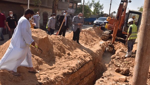 محافظ اسيوط خلال