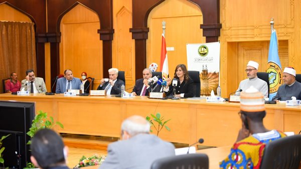 جانب من الندوة