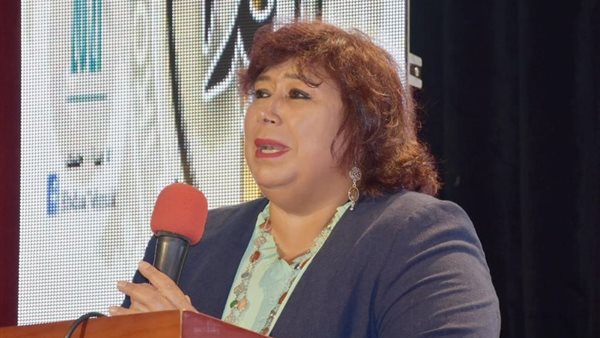 وزيرة الثقافة