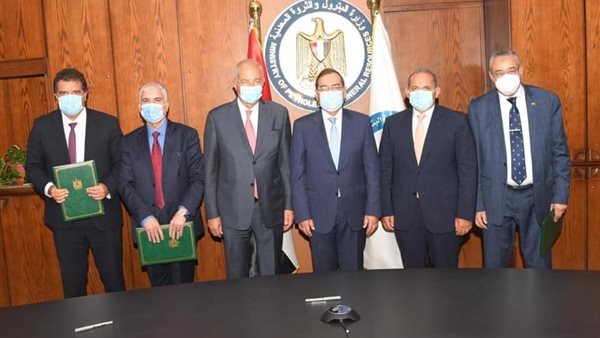 جانب من مراسم التوقيع