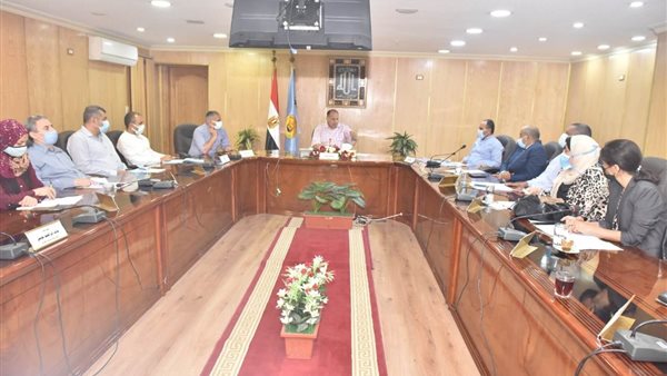 محافظ أسيوط خلال